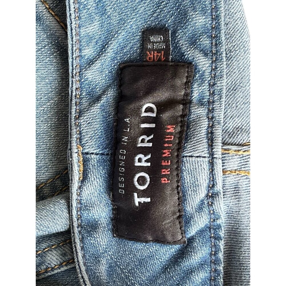 Torrid Bombshell Skinny Jeans 14R Light Wash Distressed Stretch - Picture 6 of 12